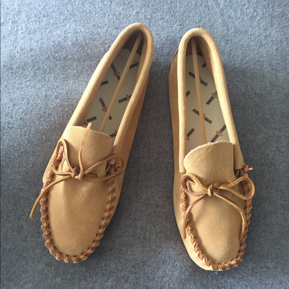 Minnetonka Men’s Tan Leather softsole shoes